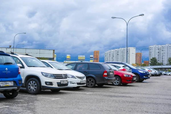 Moskau Russland September 2018 Autos Auf Einem Park Ride Parkplatz — Stockfoto