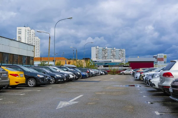 Moskva Rusko Září 2018 Auta Parkoviště Park Jízda Parkování Poblíž — Stock fotografie