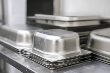 Moskova, Rusya - Eylül, 24, 2018: Mutfak eşyaları profesyonel mutfak Moskova kurtbağrı okulda üzerinde