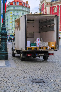 Prague, Çek Cumhuriyeti - Kasım, 20, 2018: kamyon, bir merkezi Prag