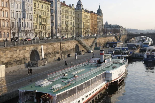 Prague Çek Cumhuriyeti Kasım 2018 Prag Bir Embakment Görüntü — Stok fotoğraf