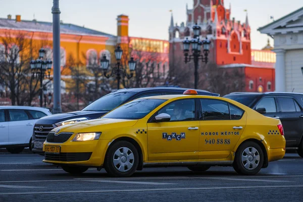 Moscú Rusia Diciembre 2018 Taxi Calle Moscú — Foto de Stock