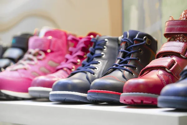 Fila Los Zapatos Niño Una Tienda — Foto de Stock