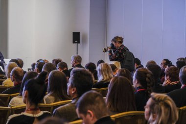 Moskova, Rusya - Aralık, 13, 2018: insanlar üzerinde bir konferans, Moskova, Rusya