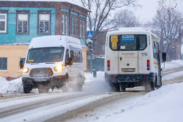 Rusko Zaraysk Ledna 2019 Autobus Silnici Městě Zaraysk Během Sněžení — Stock fotografie