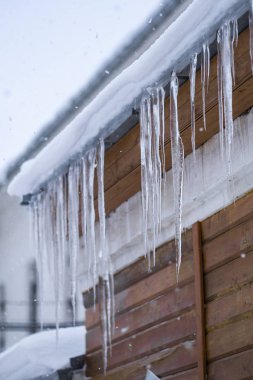 bir buz sarkıtları görüntüsünü