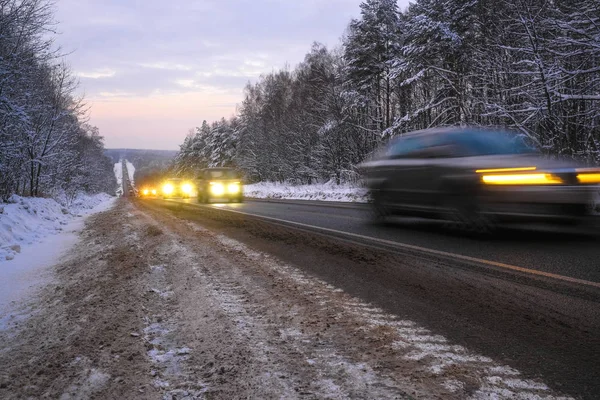 Wizerunek Samochodu Drodze Zima — Zdjęcie stockowe
