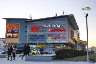 Moskova, Rusya - 5 Nisan 2019: Moskova'da Moskova alışveriş merkezi nin inşası, Rusya