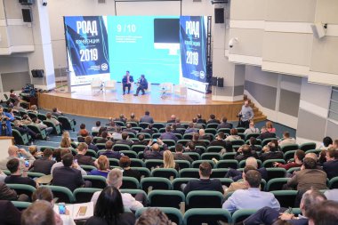 Moskova, Rusya - 12 Nisan 2019: Rusya'nın Moskova kentinde ki Rus Otomobil Dilleri Derneği konferansı