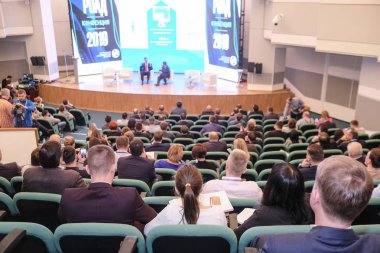 Moskova, Rusya - 12 Nisan 2019: Rusya'nın Moskova kentinde ki Rus Otomobil Dilleri Derneği konferansı