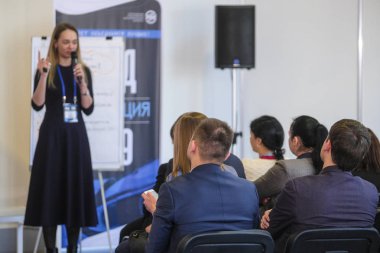 Moskova, Rusya - 12 Nisan 2019: Rusya'nın Moskova kentinde ki Rus Otomobil Dilleri Derneği konferansı