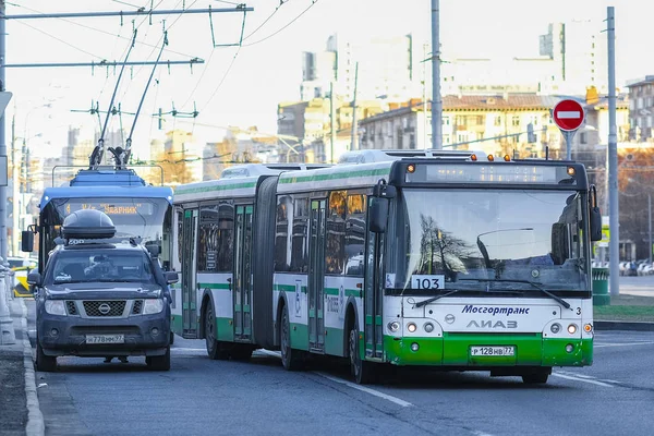 Moszkva Oroszország Április 2019 Busz Moszkvai Utcán — Stock Fotó