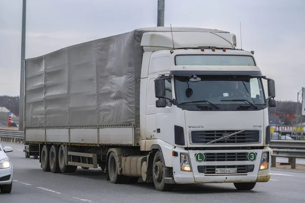 Klimovsk Moscow Region Rosja Kwiecień 2019 Ciężarówki Autostradzie Regionie Moskiewskim — Zdjęcie stockowe
