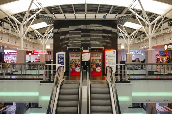 Moscou Rússia Abril 2019 Escada Rolante Shopping Center Moscou Rússia — Fotografia de Stock