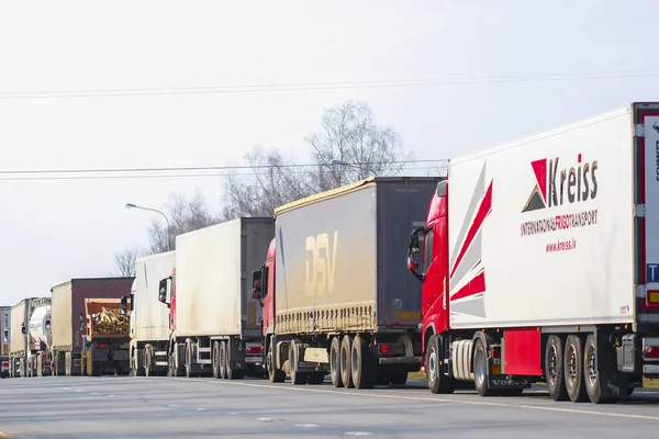 Klimovsk Moscow Region Rusland April 2019 Vrachtwagens Een File Een — Stockfoto