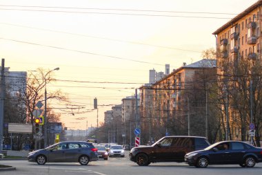 Moskova, Rusya - 21 Nisan 2019: Moskova trafiği 