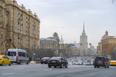 Moskova, Rusya - 21 Nisan 2019: Moskova trafiği 