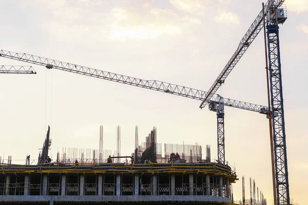 Turmdrehkräne Auf Einer Baustelle — Stockfoto