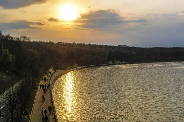 Moskau Russland April 2019 Damm Von Moskau Abend — Stockfoto