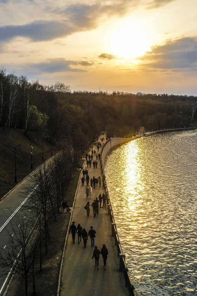 Moskou Rusland April 2019 Dijk Van Moskouse Rivier Avond — Stockfoto