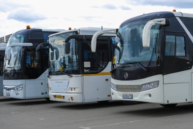 Moskova, Rusya - 4 Mayıs 2019: Moskova'da otobüs park görüntüsü 