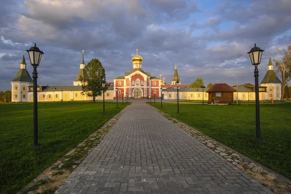 Valdai Iversky Bogoroditsky Svyatoozersky Kloosterkerk — Stockfoto