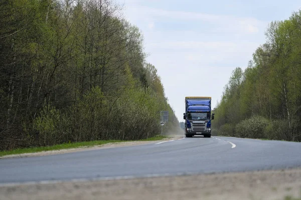 Región Moscú Rusia Mayo 2019 Camión Una Carretera Región Moscú —  Fotos de Stock