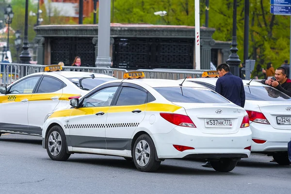 Moskova Rusya Mayıs 2019 Moskova Rusya Nın Merkezinde Taksi — Stok fotoğraf
