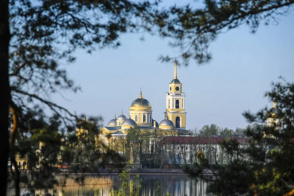 Svetlitsa Rosja Maj 2019 Nilo Stolobenskyi Klasztor Svetlitsa Rosja Jeziorze — Zdjęcie stockowe