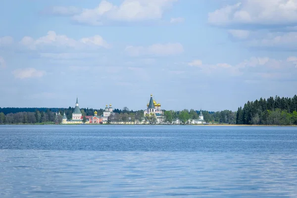 Rusya Valdai Deki Iversky Manastırı Panoraması — Stok fotoğraf
