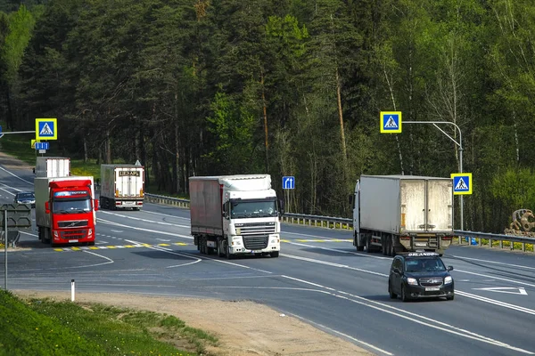 Région Tver Russie Mai 2019 Camion Sur Une Autoroute Dans — Photo