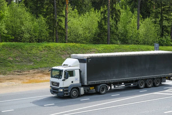 Tver Region Rusland Mei 2019 Vrachtwagen Een Snelweg Tver Region — Stockfoto