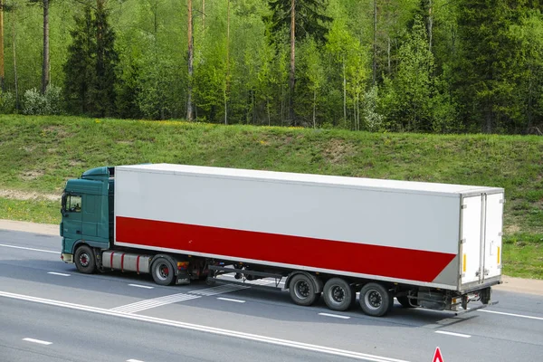 Regione Tver Russia Maggio 2019 Camion Autostrada Nella Regione Tver — Foto Stock