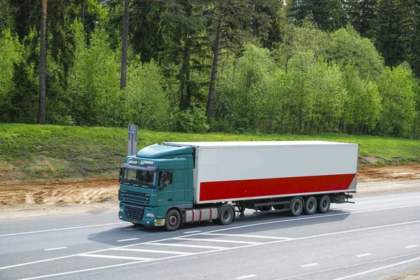 Région Tver Russie Mai 2019 Camion Sur Une Autoroute Dans — Photo