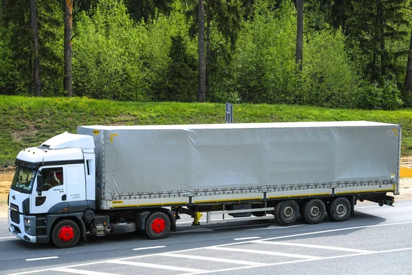 Tver Region Rusko Květen 2019 Nákladní Automobil Dálnici Oblasti Tver — Stock fotografie