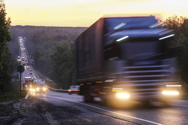 Région Moscou Russie Mai 2019 Circulation Nocturne Sur Une Autoroute — Photo