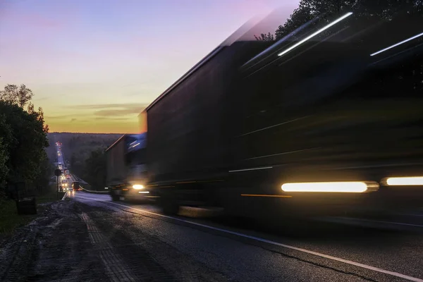 Région Moscou Russie Mai 2019 Circulation Nocturne Sur Une Autoroute — Photo