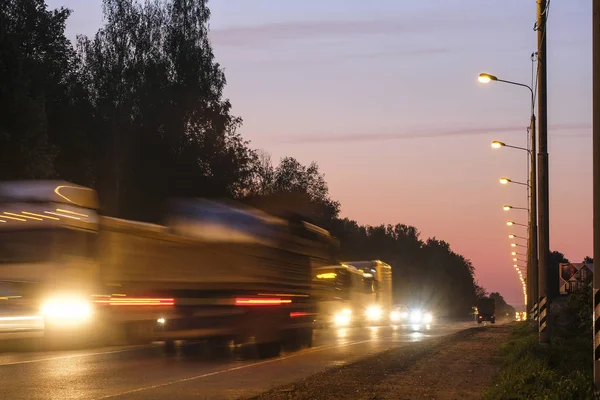 Région Moscou Russie Mai 2019 Circulation Nocturne Sur Une Autoroute — Photo