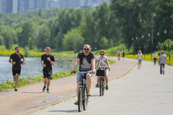 Moscou Russie Mai 2019 Image Des Coureurs Des Cyclistes Sur — Photo