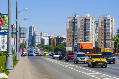 Moskova, Rusya - 19 Mayıs 2019: Moskova trafiği 