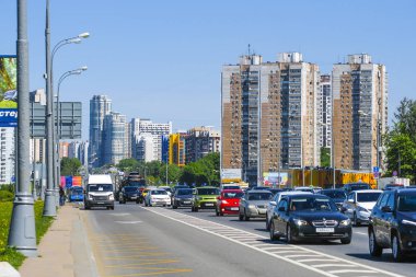 Moskova, Rusya - 19 Mayıs 2019: Moskova trafiği 