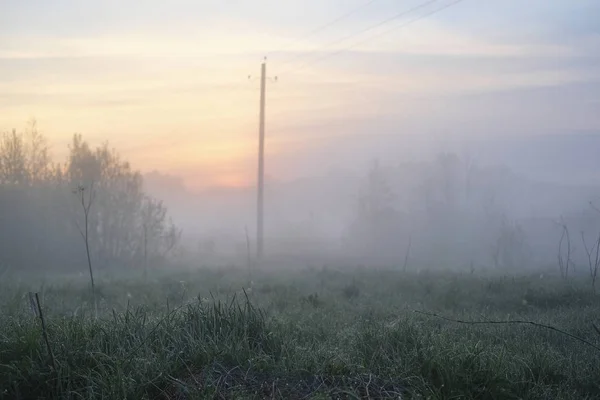 Erő Átviteli Vonal Szerkezet Napfelkeltét Ködben — Stock Fotó