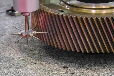 metal işleme makinesinin bir kısmının kapatılması