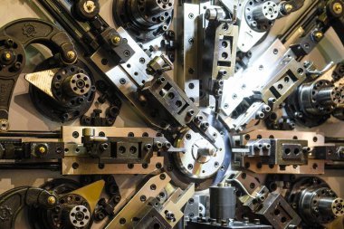 metal işleme makinesinin bir kısmının kapatılması