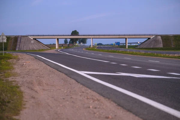 Landschaft Mit Dem Bild Einer Landstraße — Stockfoto