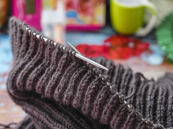 金属編み針に編み物のイメージ — ストック写真