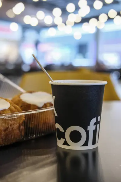 Bir Kağıt Fincan Topuz Kahve Görüntü — Stok fotoğraf