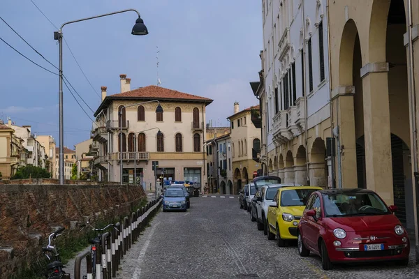Rovigo Italië Juli 2019 Auto Geparkeerd Straat Rovigo Italië — Stockfoto