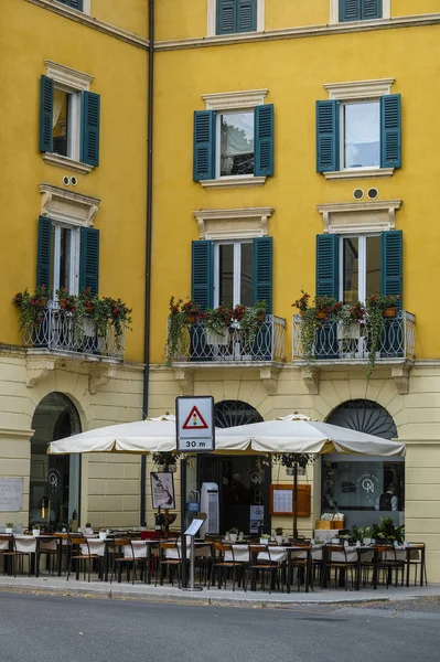 ヴェローナ イタリア 2019 ヴェローナの中心部にあるカフェ イタリア — ストック写真