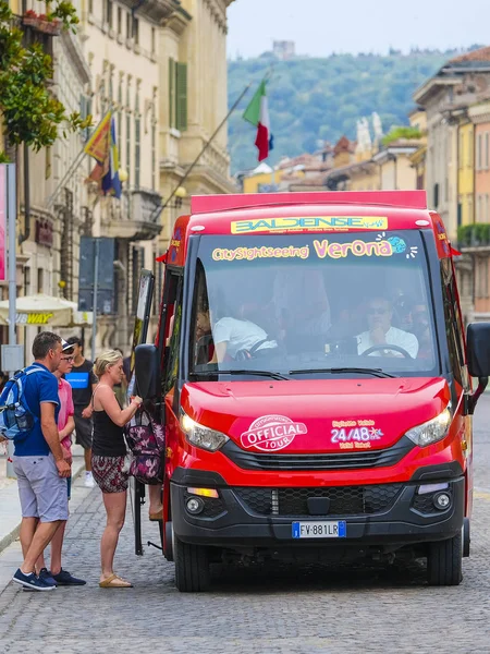 Verona Italia Julio 2019 Autobús Centro Verona Italia — Foto de Stock